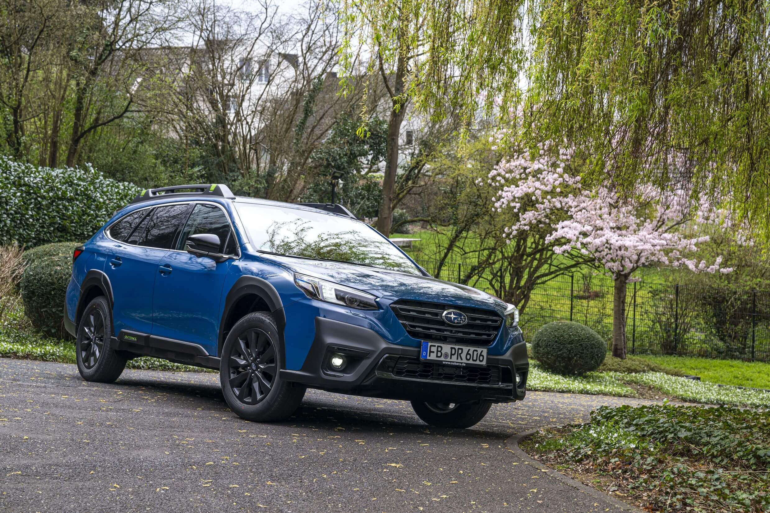Blauer Subaru Outback Edition